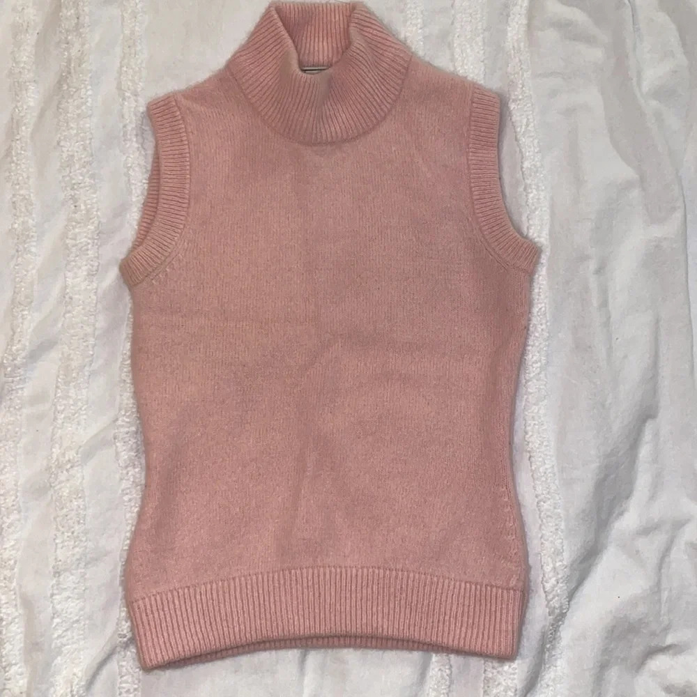 Wool Turtleneck Sleeveless Sweater